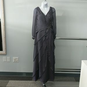 NEW . Womens Evenings By Carol Lin Dress Size 8